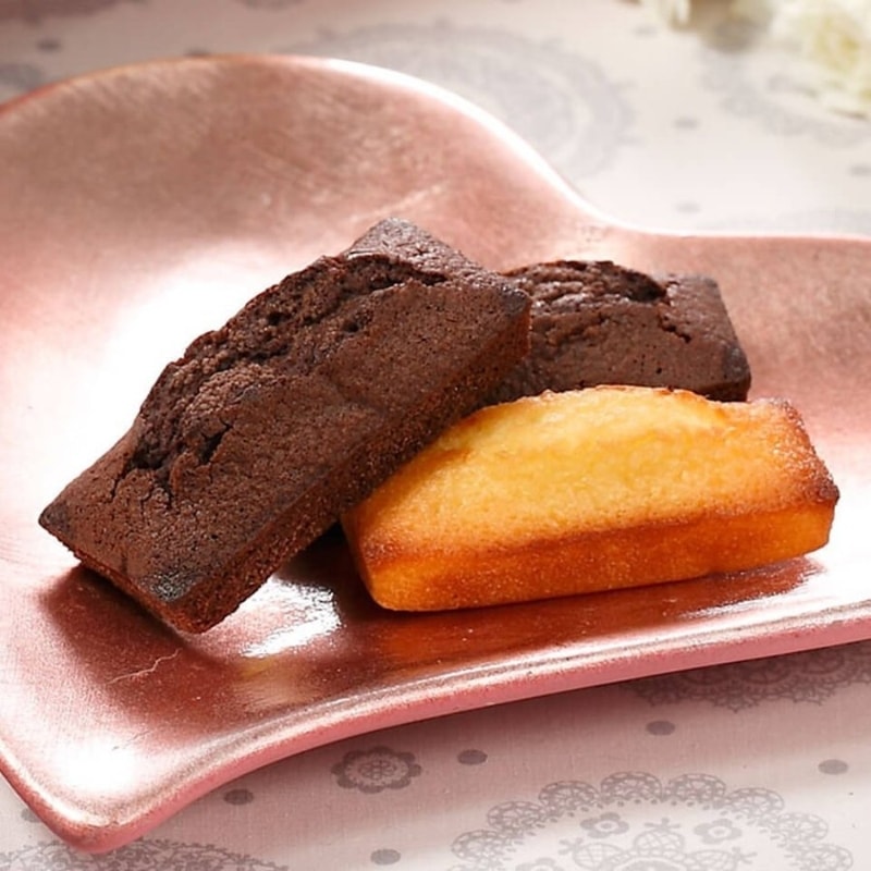 【日本直郵】日本甜點名店 HENRI CHARPENTIER 連續6年販賣個數吉尼斯世界紀錄 2022年聖誕節限定 可可巧克力+原味費南雪小蛋糕 10個裝