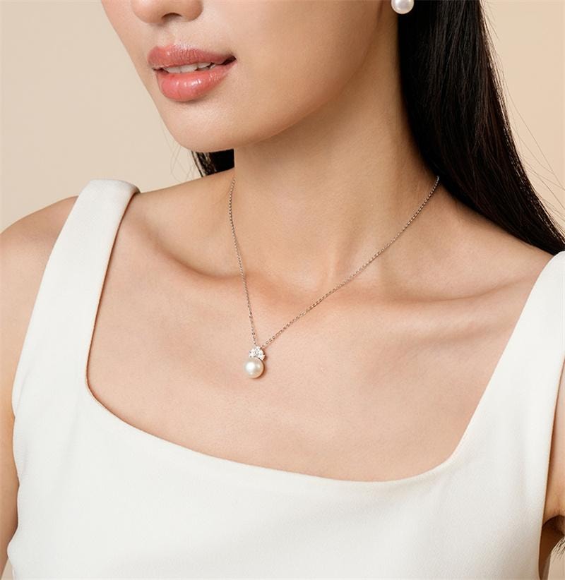 【中国直邮】 周大生 兰花项链强光泽珍珠吊坠女通勤百搭  银色 1条装