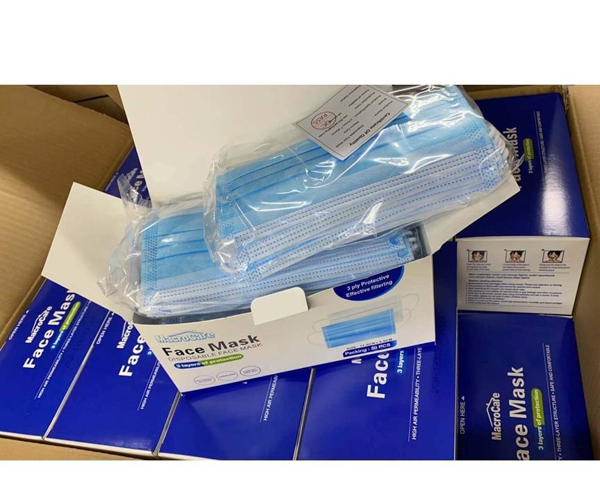 DISPOSABLE FACE MASK THREE LAYERS OF PROTECTION 50PCS (Ship same day with tracking)