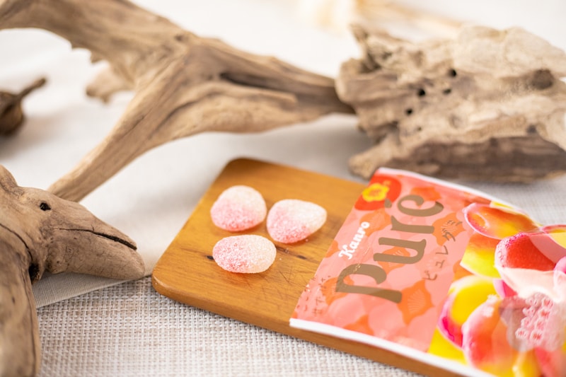 【日本直邮】 日本KANRO PURE 期限限定 果汁弹力软糖 梅子味 56g