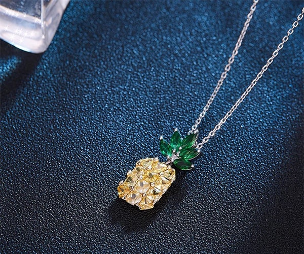Summery Chrystal Pineapple Necklace