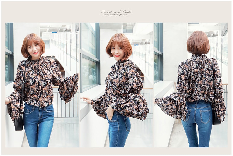 [Limited Quantity Sale] Floral Print Bell Sleeve Smocked Blouse Black One Size(S-M)