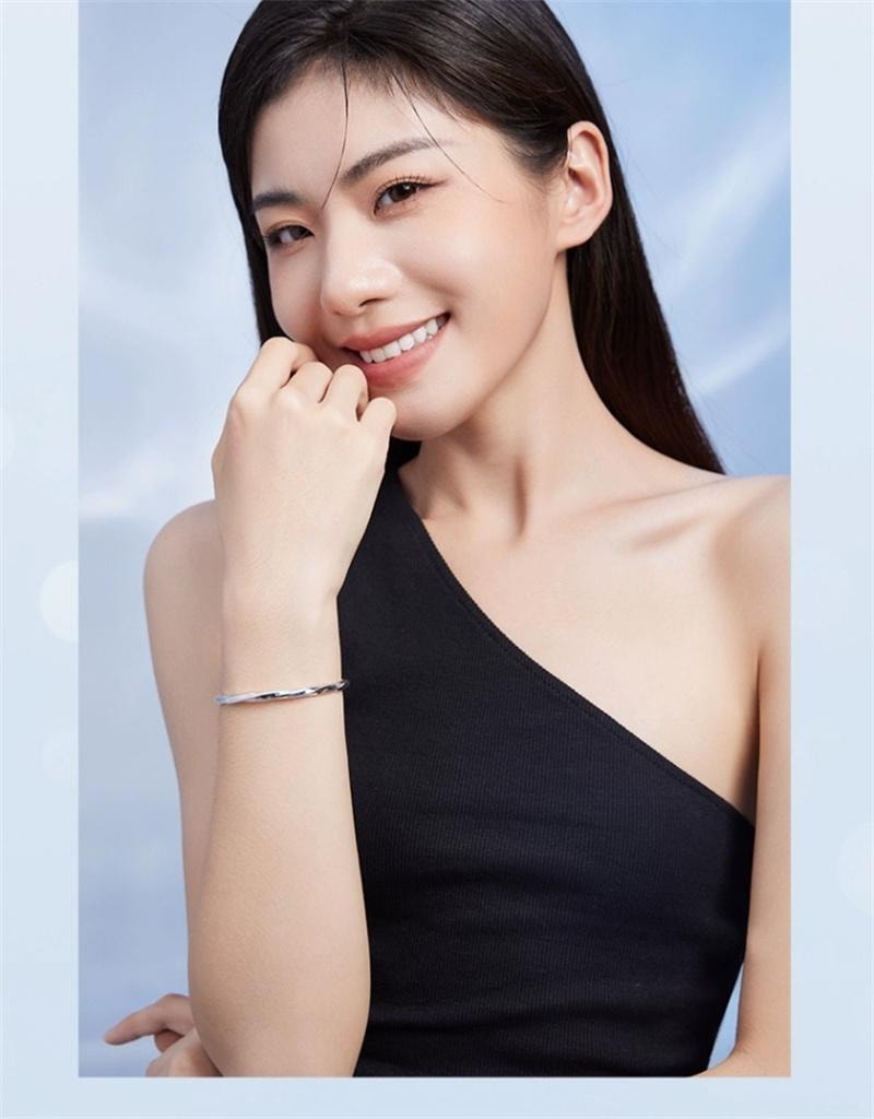 【中国直邮】 周六福 银莫比乌斯环手镯S999足银女开口送女友节日礼物 约20克 单个装