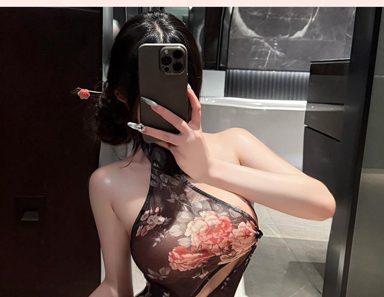 【中國直郵】 曼煙 情趣內衣 性感復古旗袍斜襟印花開衩長裙 黑色 均碼