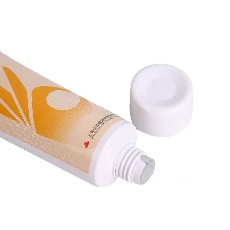 【中国直邮】 信龙 尿素维E乳膏 用于足癣皴裂 软化皮肤角质 40g/盒