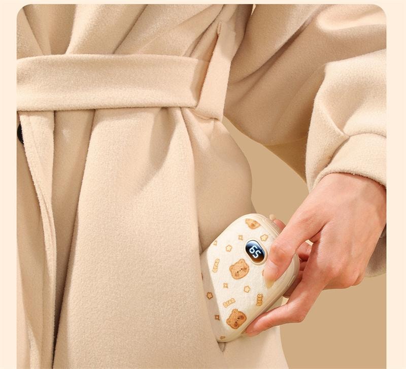 【中国直邮】 亲太太 二合一暖手宝数显充电宝迷你便携随身暖手神器 梧桐米 1个装