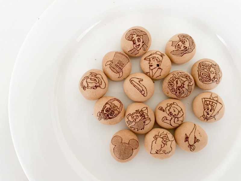 【日本直邮】日本森永MORINAGA 迪士尼限定 印花巧克力夹心球 公主系列 35种花样随机发货 1包装 已更改包装
