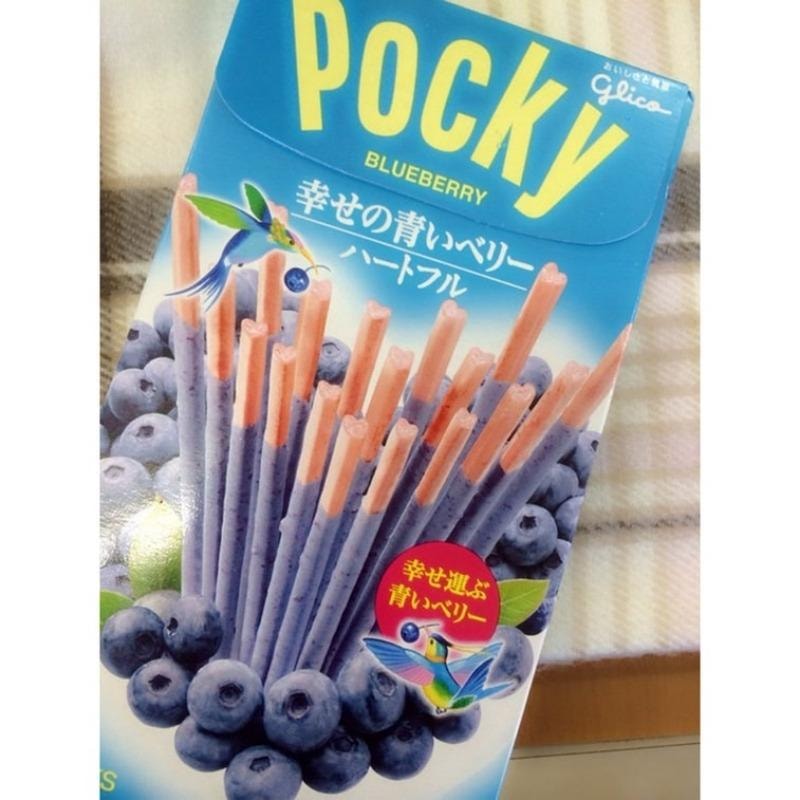 日本 格力高日本 百奇POCKY藍莓愛心型特別版巧克力脆棒 53g