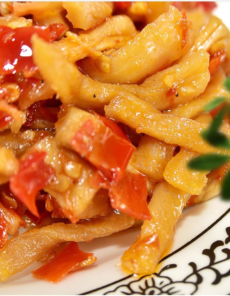 【中国直邮】 辣小董 脆椒萝卜干  湖南农家下饭菜即食酱菜萝卜条 450g*1瓶