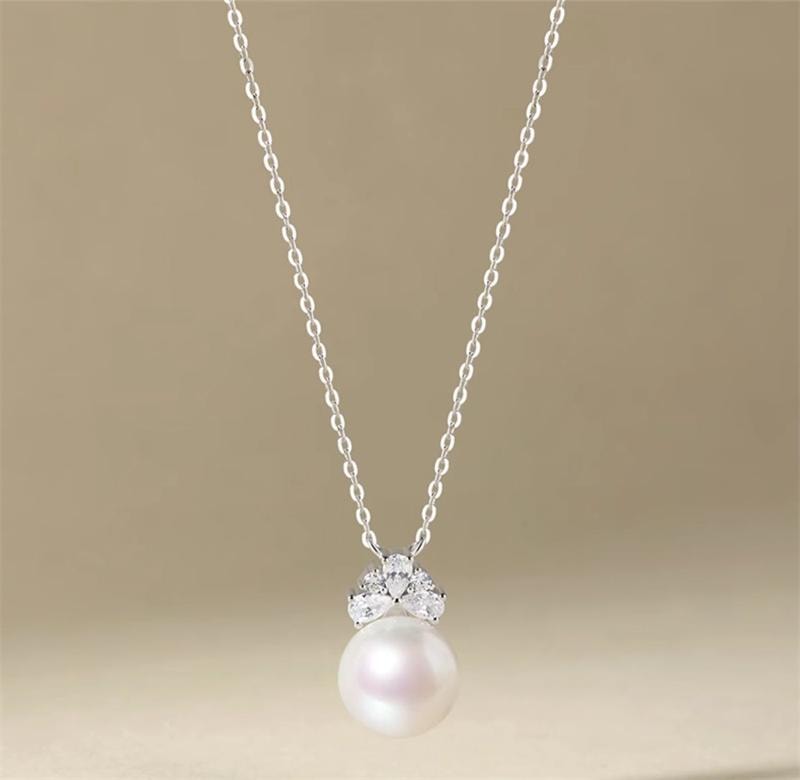 【中国直邮】 周大生 兰花项链强光泽珍珠吊坠女通勤百搭  银色 1条装