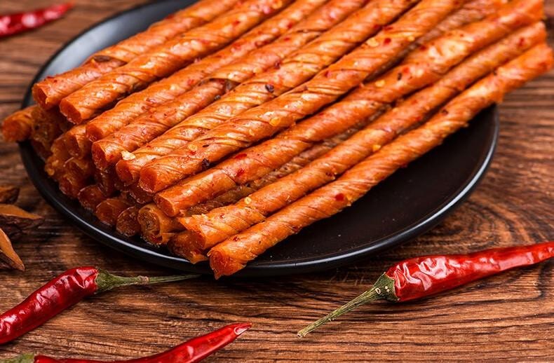 【中國直郵】 步步為贏 牛汁素腸麻辣條豆皮卷湖南特產休閒零食8090後兒時童年記憶 50g牛汁素腸X3包