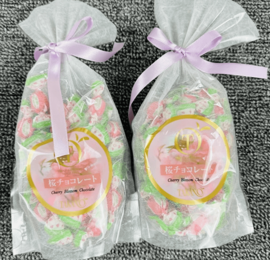 【日本直邮】TAKANO新宿高野春季限定 樱花巧克力糖果75克