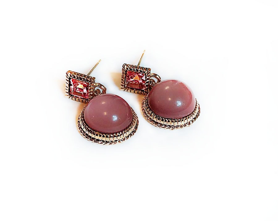 Pink Oval shaped Queen Earring 1 Pair