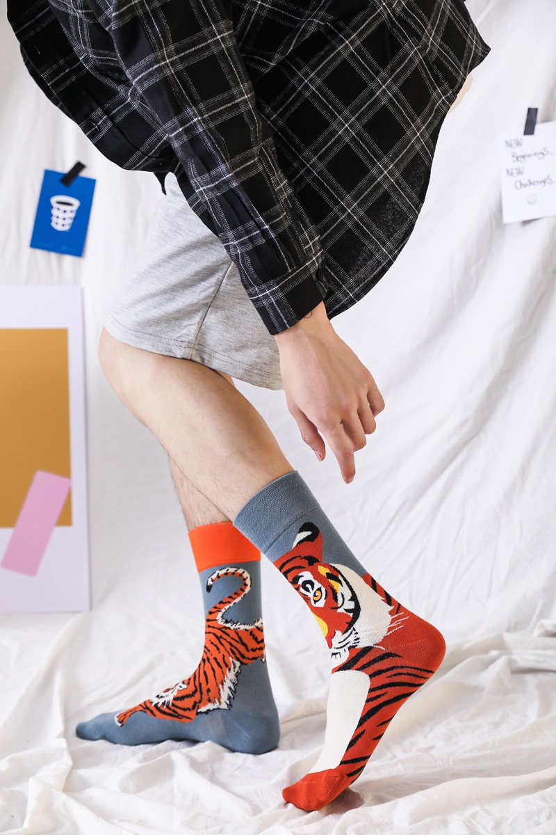 [中國直郵] 樂學辦公 街頭個性潮流襪 AB版中筒襪 男女同款 隨機三雙裝