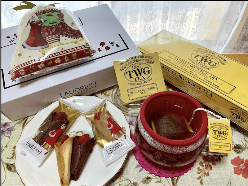 【日本直郵】日本超人氣零食 AUDREY 花束草莓奶油與巧克力夾心蛋捲 15個裝