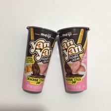 Meiji Yan Yan Cracker Sticks with Creme for Dipping, 2 oz, 2 Flavors of  Each Chocolate, Vanilla, Strawberry - Total Pack of 6