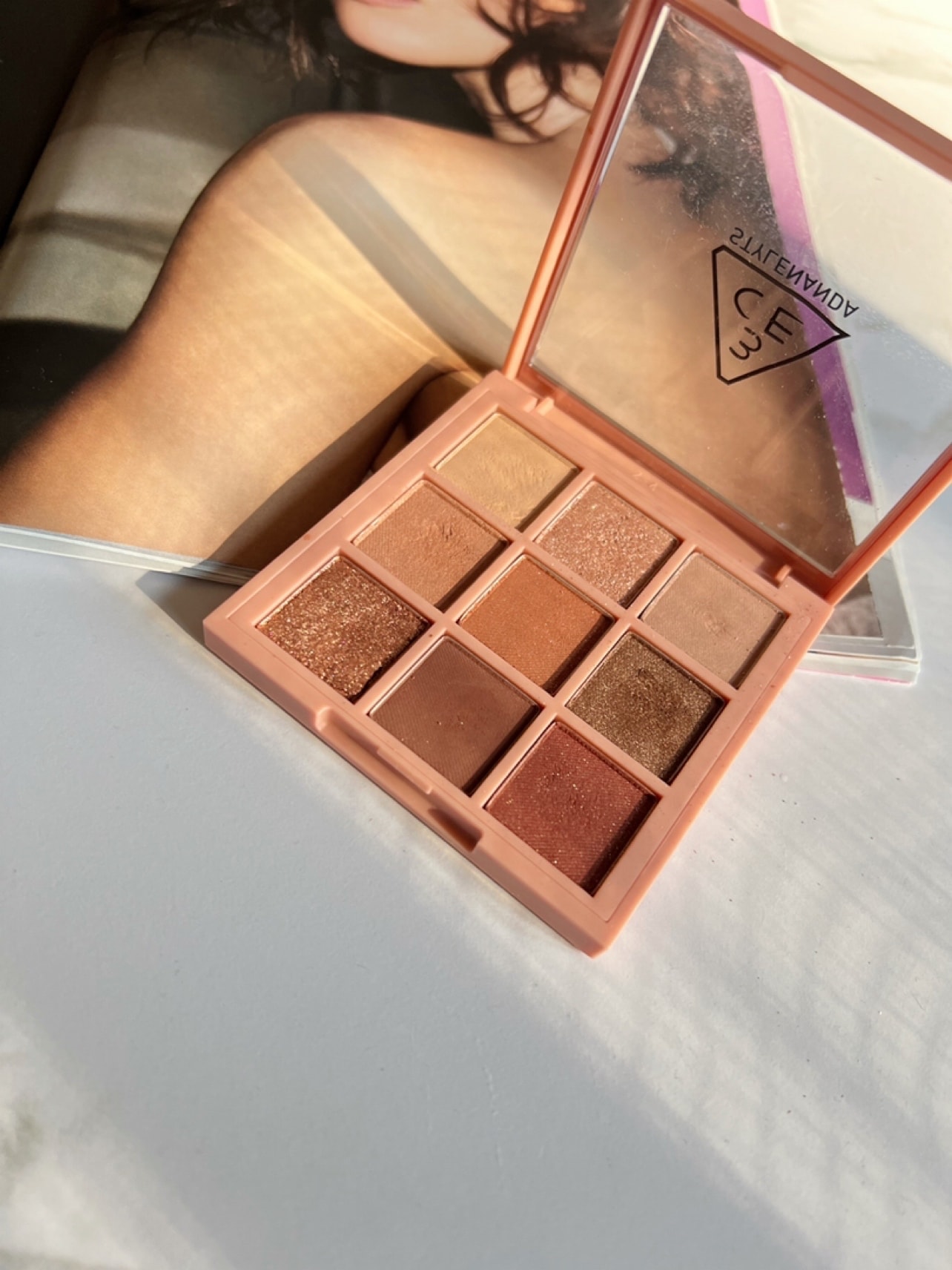 저세상 영롱함 '카멜레온 아이섀도우' - YouTube, image size:1284x1712