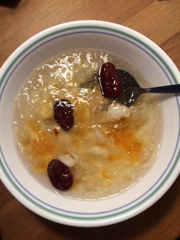 雪燕 皂角米 花胶 桃胶 莲子 百合 红枣 炒鸡好吃 雪燕 一点点泡了一碗 ｔ ｔ Article Article Titlefromuser