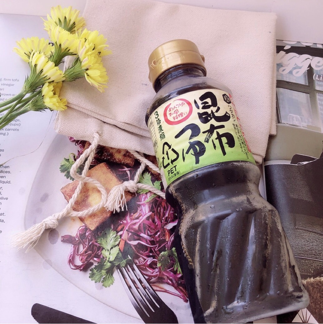 全球好货装进家 开箱晒一 夏 最初是购买了很多乌冬面 看大家评论说昆布非常适合乌冬面汤 于是拔了草北海道产三倍浓缩海带昆布乌冬 面汤 不添加防腐剂 一瓶多用 可以做汤调味 也可以炒菜做淡色酱油 都非常好吃article Article Titlefromuser