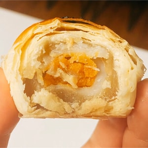 egg yolk puff with lotus seed paste 360g | yami