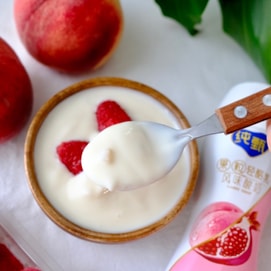 蒙牛 纯甄风味酸奶 小蛮腰 白桃石榴味 215ml | 亚米