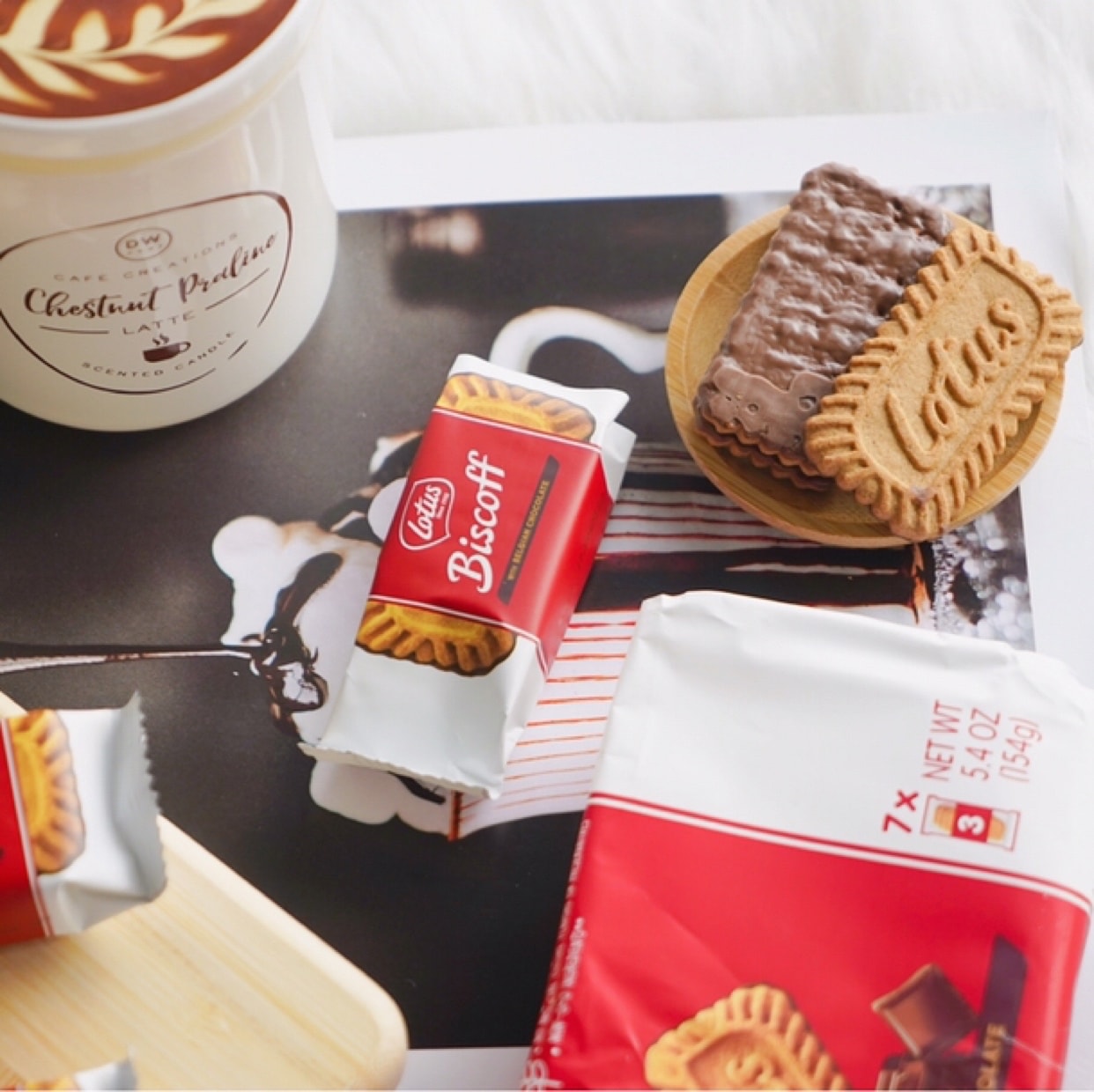 年货好物种草指南 Moment Of Gluttony The Windy Lotus Caramel Biscuits Probably When You Go To A Cake Shop To Buy A Cake Box You Will See It The