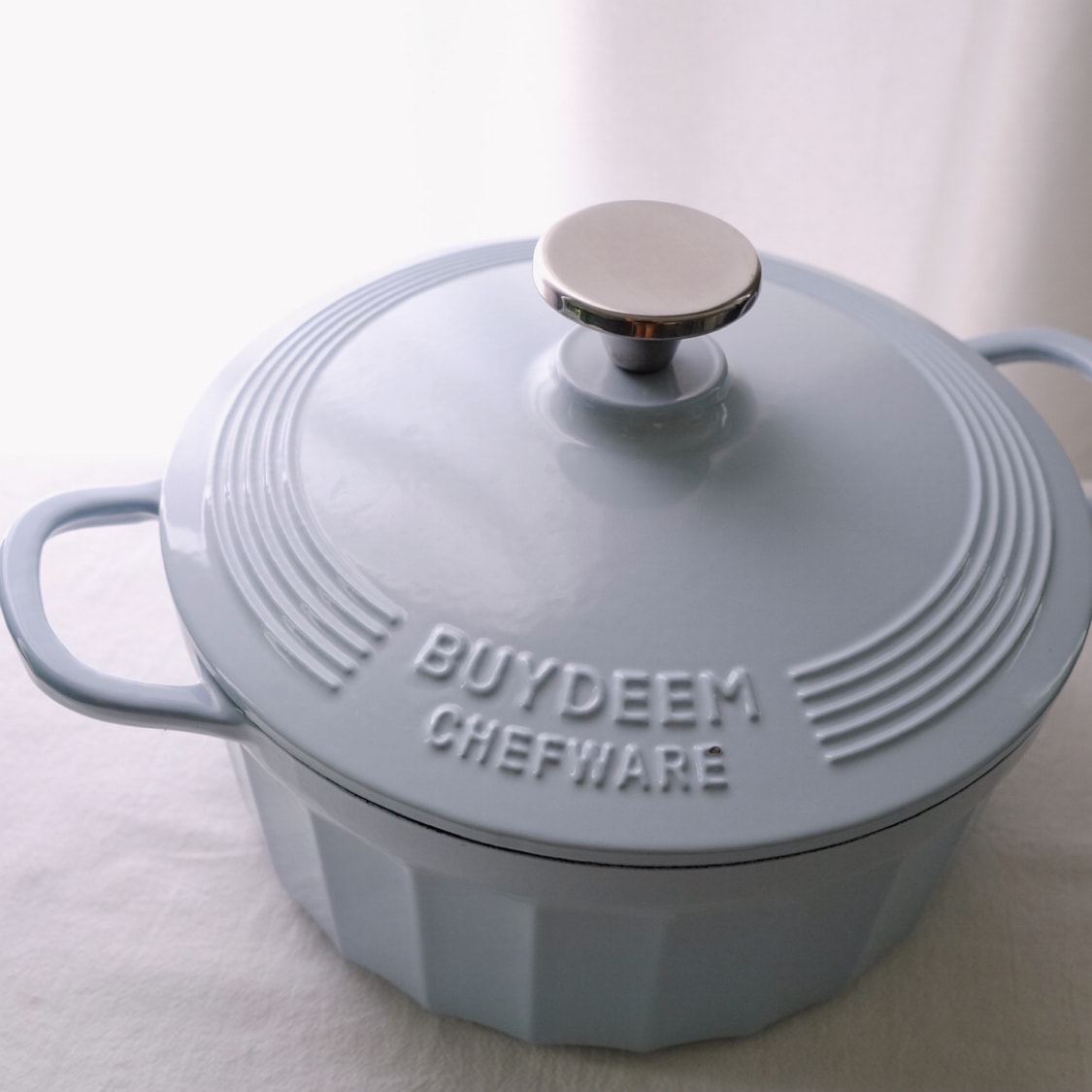 BUYDEEM Enameled Cast Iron Dutch Oven with Stylish Cupcake Design 3 Quart,  CP521, Sky Blue - Yamibuy.com